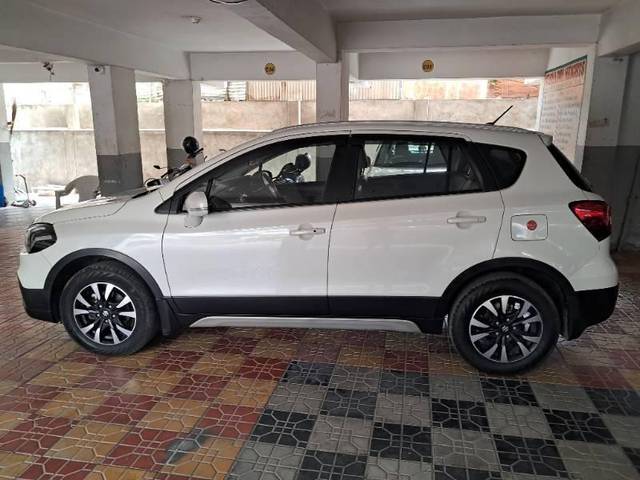 https://images10.gaadi.com/usedcar_image/4220911/original/processed_282b0228-bd06-486e-9380-00b86f54b71b.jpg?imwidth=6400