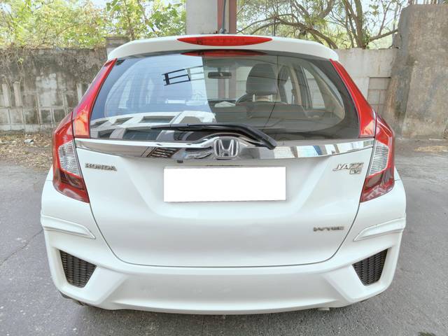 https://images10.gaadi.com/usedcar_image/4220956/original/processed_8d2c0c4fde0fbb86840df51db62e4426.jpg?imwidth=6402