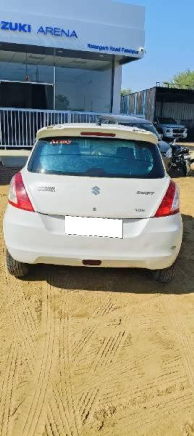 https://images10.gaadi.com/usedcar_image/4221074/original/processed_9e5a02eb-3309-4473-b8f9-686ea2e8a87f.JPG?imwidth=6401