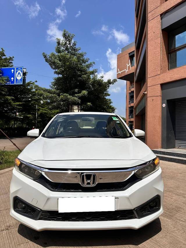 https://images10.gaadi.com/usedcar_image/4221192/original/processed_e15a869207fb8672423e671d961011e3.jpg?imwidth=6400