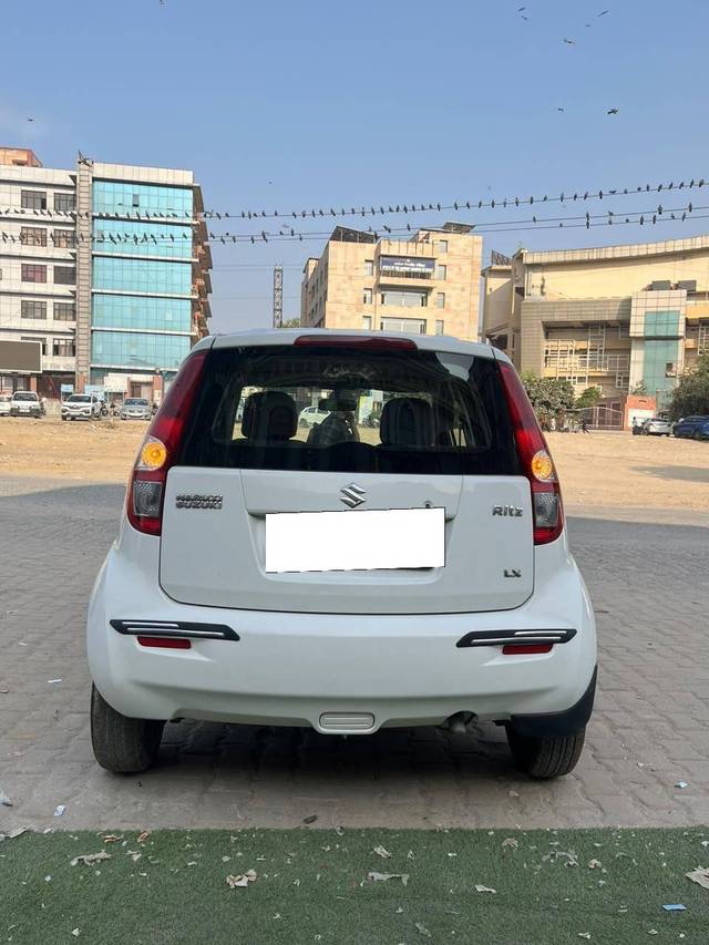 https://images10.gaadi.com/usedcar_image/4221202/original/processed_d38a094dffb8b61f98956c6a8f06e593.jpg?imwidth=6402