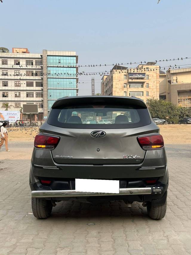 https://images10.gaadi.com/usedcar_image/4221203/original/processed_966296239e58c3194f21a64bf04bcb2e.jpg?imwidth=6401