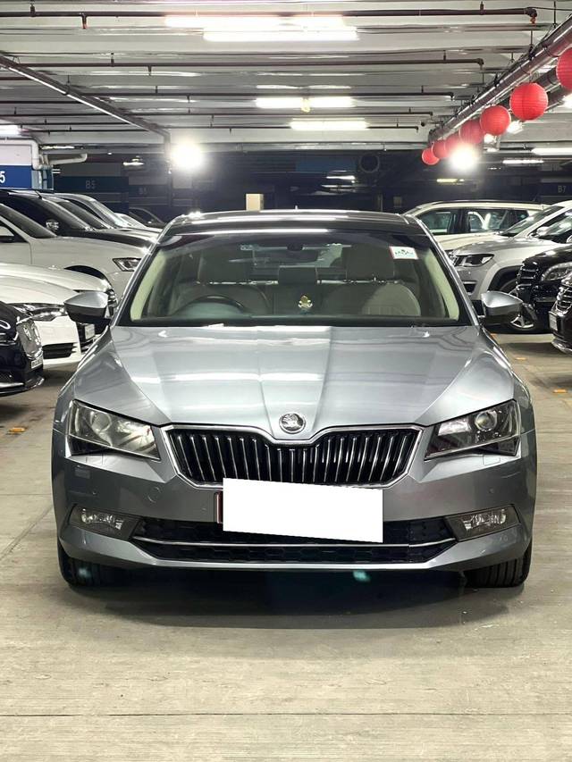 https://images10.gaadi.com/usedcar_image/4221218/original/processed_1bd680ba29a7a12606b2c9c9afadf7d7.jpg?imwidth=6402