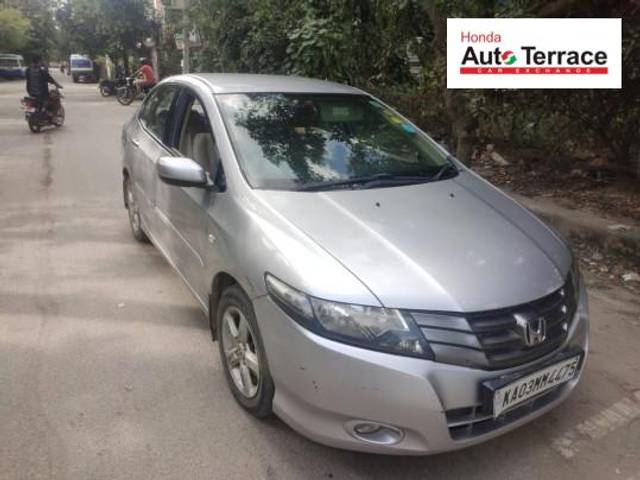 https://images10.gaadi.com/usedcar_image/4221230/original/42a45f7fcb90ad4fa82cc83026be7143.jpeg?imwidth=6400