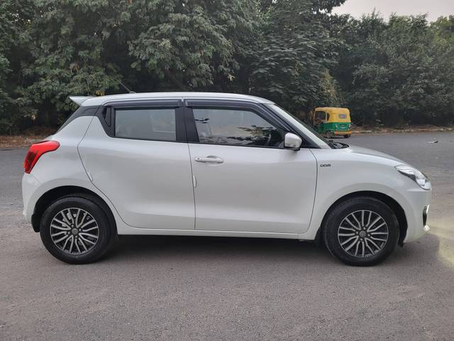 https://images10.gaadi.com/usedcar_image/4221248/original/processed_868b9001d8e3b25ad2a97bdcac636819.jpg?imwidth=6401