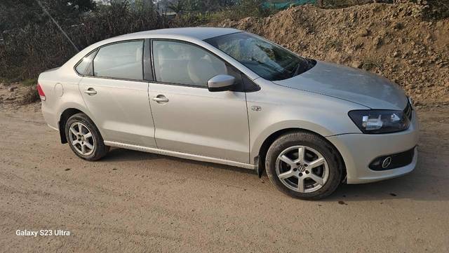 https://images10.gaadi.com/usedcar_image/4221321/original/processed_90fc0f3b-7cee-4b2b-9910-a18cc29f5637.jpg?imwidth=6400