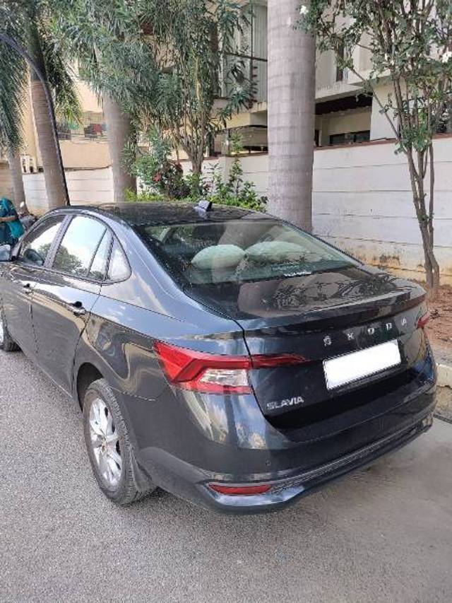 https://images10.gaadi.com/usedcar_image/4221322/original/0a65cc2a19a7df67bee2b8abdfa5e87c.jpg?imwidth=6401