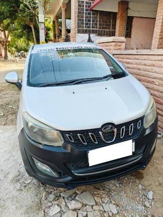 Mahindra Marazzo Mahindra Marazzo M6