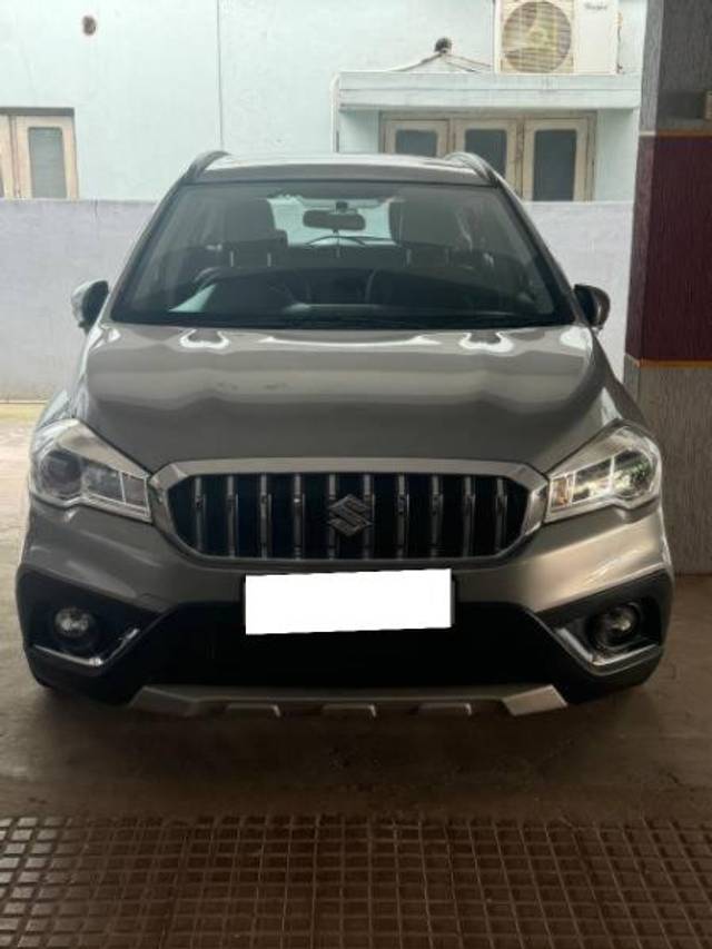 https://images10.gaadi.com/usedcar_image/4221339/original/processed_6e4e1bb4-fcc6-4ae9-aa9d-0bbf375deebc.jpeg?imwidth=6402