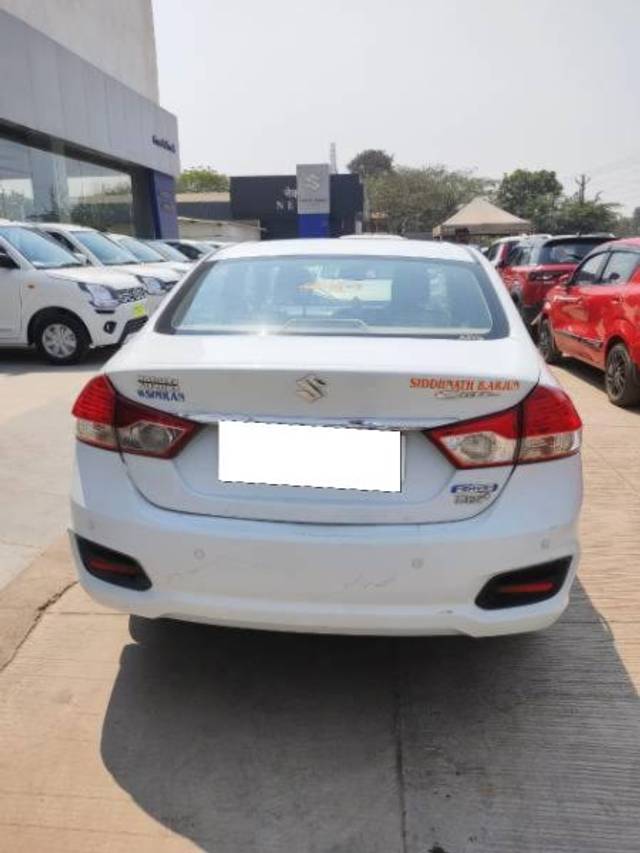 https://images10.gaadi.com/usedcar_image/4221358/original/processed_2dd2cefa-dabc-4e52-b5cb-58edc389e954.jpg?imwidth=6402