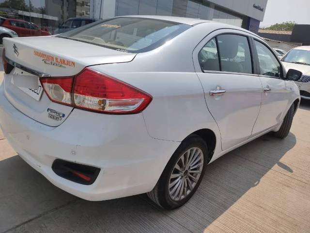 https://images10.gaadi.com/usedcar_image/4221358/original/processed_3ed71f7f-fd92-4d64-93be-2f09fafe4df0.jpg?imwidth=6401