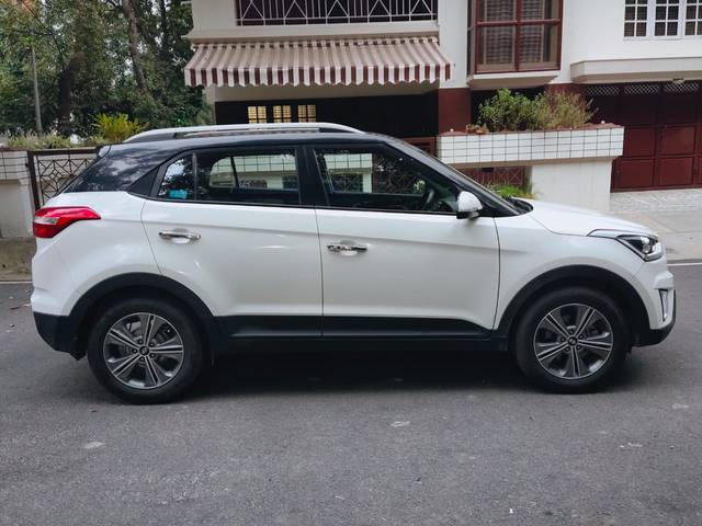 https://images10.gaadi.com/usedcar_image/4221363/original/7e27ee4f315ff01bab110227223539f0.jpg?imwidth=6401