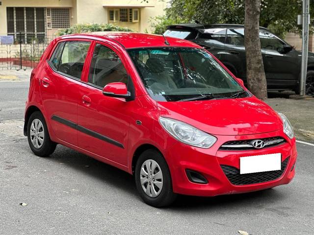 https://images10.gaadi.com/usedcar_image/4221365/original/processed_09fd6d4cbc79f6c3578a4d4a6a464637.jpg?imwidth=6400