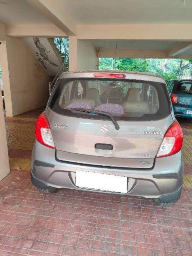 https://images10.gaadi.com/usedcar_image/4221441/original/processed_8da86596-f223-4c77-9477-7dec15a63b77.jpg?imwidth=6401