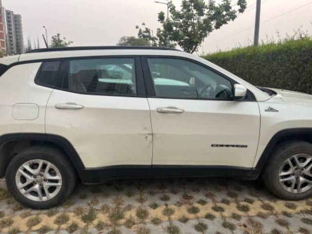 https://images10.gaadi.com/usedcar_image/4221469/original/processed_5a08bca8-4beb-431f-a3a2-9976a44906ff.jpg?imwidth=6402