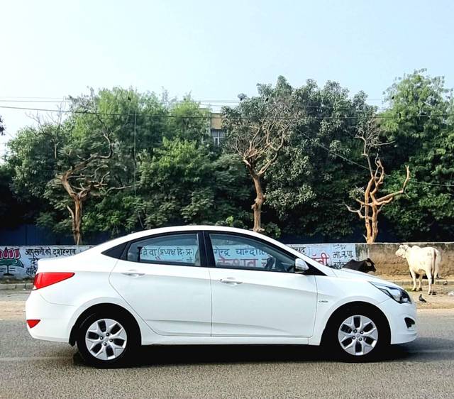 https://images10.gaadi.com/usedcar_image/4221538/original/processed_c95e92e45fcb04d00a0c9dd2e673ec06.jpg?imwidth=6401