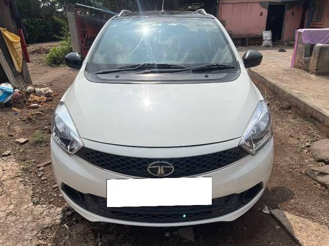 https://images10.gaadi.com/usedcar_image/4221541/original/processed_3122ad4a-96f1-428b-87c7-dca9ba5259e1.jpg?imwidth=6400