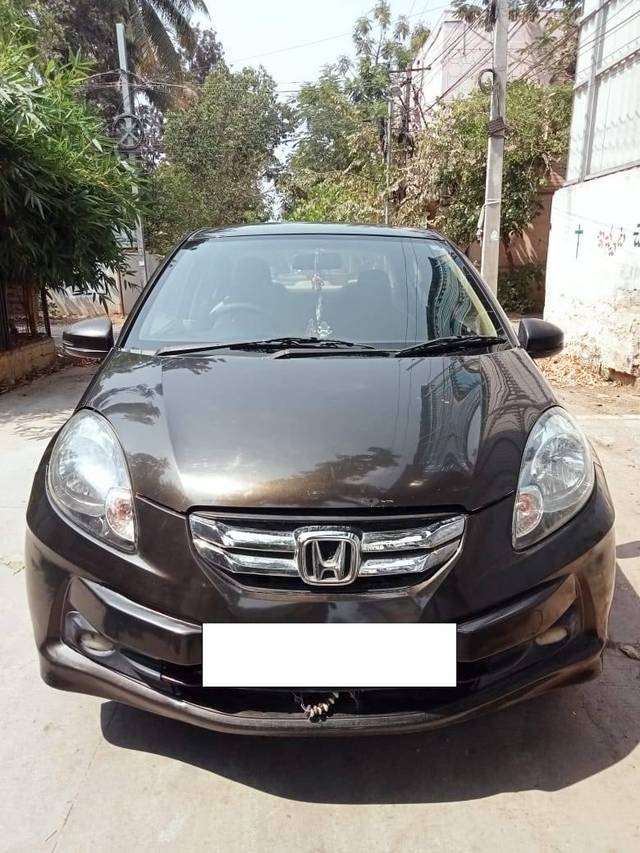 https://images10.gaadi.com/usedcar_image/4221554/original/processed_b407d0af0003d6a2c1e45ea4ea3429b1.jpg?imwidth=6400