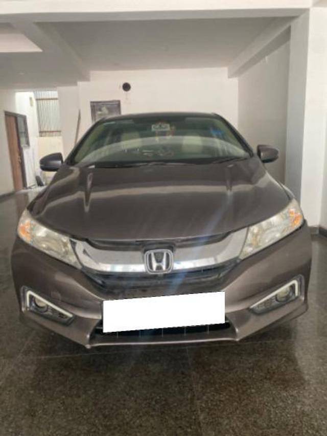 https://images10.gaadi.com/usedcar_image/4221570/original/986f2e75d46c31db01e96f9e0da6633b.jpg?imwidth=6400