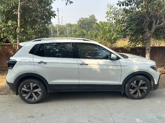 https://images10.gaadi.com/usedcar_image/4221572/original/58fe03202cb23c0c846bcca48db5913a.jpg?imwidth=6402