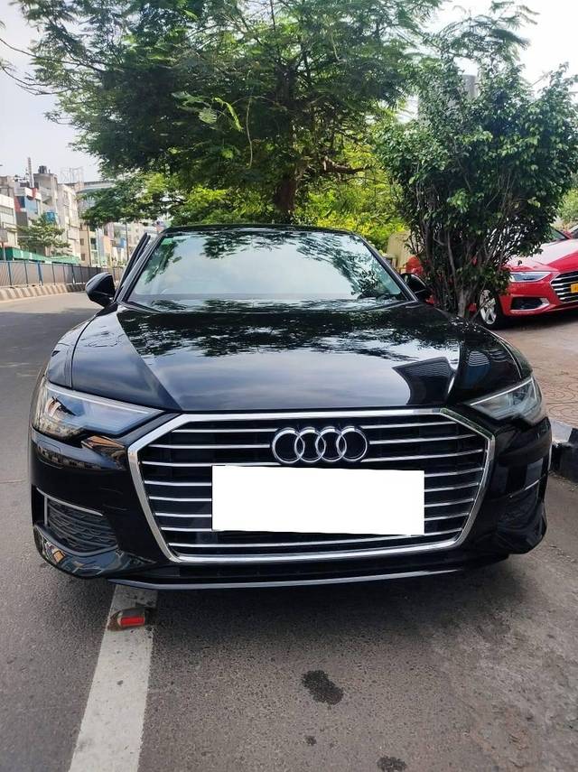 https://images10.gaadi.com/usedcar_image/4221604/original/processed_b8556df1c52a187264f148a1922745dd.jpg?imwidth=6402