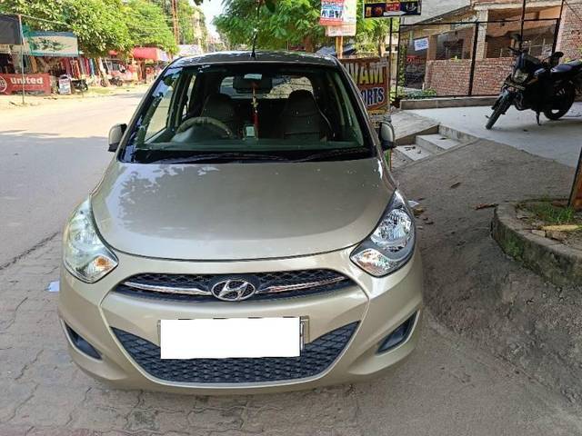 https://images10.gaadi.com/usedcar_image/4221605/original/processed_56ede0ee-b7f7-4dcf-9d54-d66eed157e4c.jpg?imwidth=6402