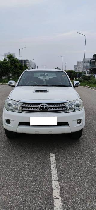 Toyota Fortuner 2009-2011 Toyota Fortuner 3.0 Diesel