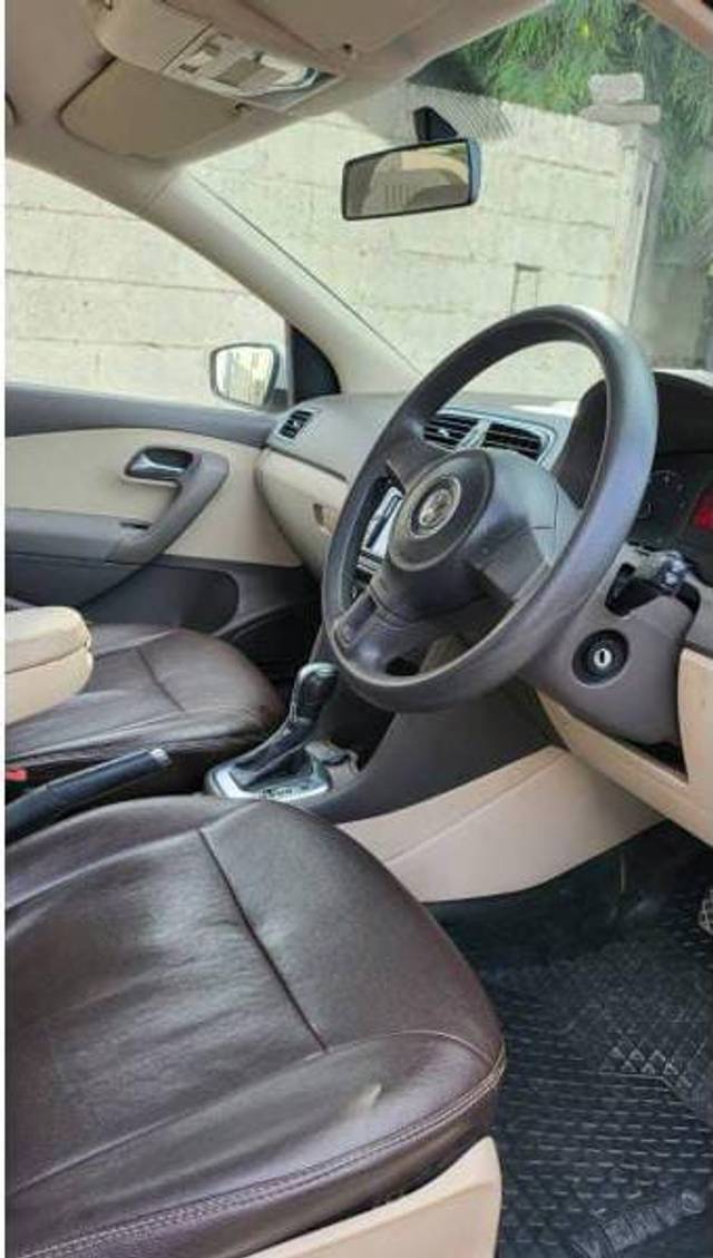 https://images10.gaadi.com/usedcar_image/4221663/original/8cafdd8bb5348ac1717e3eb5e2ac523e.jpg?imwidth=6402