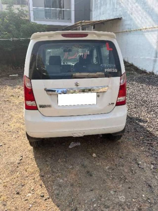 https://images10.gaadi.com/usedcar_image/4221693/original/processed_8157ef13-29f4-4963-81c8-0ac5d2a2ac4e.jpeg?imwidth=6401