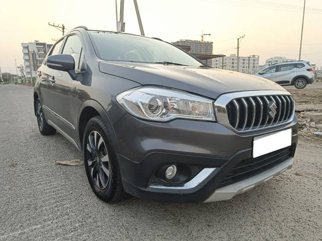 https://images10.gaadi.com/usedcar_image/4221741/original/processed_f00994fa508f37d041075b1bd7f86e4d.jpg?imwidth=6400