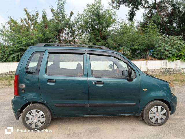 https://images10.gaadi.com/usedcar_image/4221772/original/processed_d84181ad3ae2c527aaa3afd9c2ac83b5.jpg?imwidth=6401