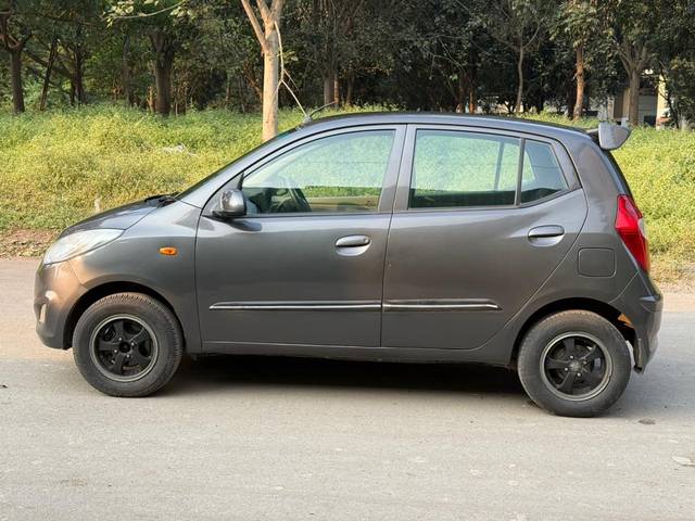 https://images10.gaadi.com/usedcar_image/4221798/original/7d422d756f9cbd6f0e282a4b4136b3fd.jpg?imwidth=6402