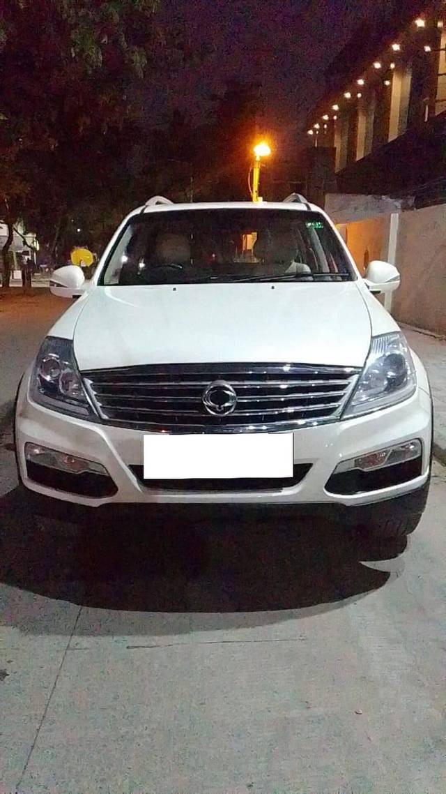 https://images10.gaadi.com/usedcar_image/4221824/original/processed_11a9455d8250e6f231d00dbf647448ab.jpg?imwidth=6402