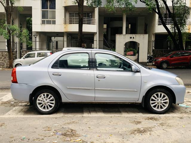 https://images10.gaadi.com/usedcar_image/4221840/original/processed_82824309d646c8260d32244c1e9cc510.jpg?imwidth=6401