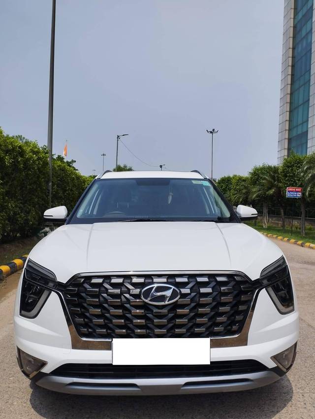 https://images10.gaadi.com/usedcar_image/4221855/original/processed_cf0d5fc634621425ee1807e6bd12ce4e.jpg?imwidth=6400