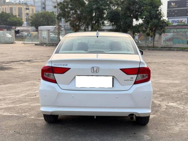 https://images10.gaadi.com/usedcar_image/4221873/original/processed_5734e8fae9cfb923ed1772d5ecaa576d.jpg?imwidth=6402