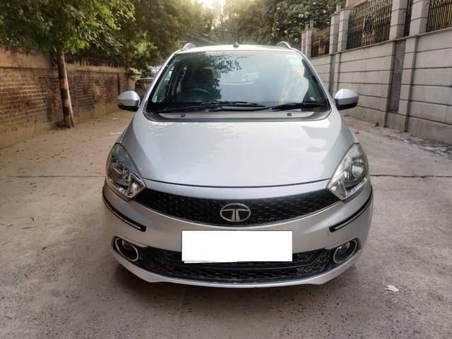 https://images10.gaadi.com/usedcar_image/4221889/original/processed_ea0412fb7773f19e78349b871a7fe4fe.jpg?imwidth=6402