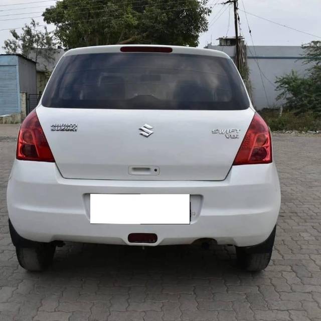 https://images10.gaadi.com/usedcar_image/4221945/original/processed_f5ce7bc125beba7c4e40b2e75a69e8ad.jpg?imwidth=6401