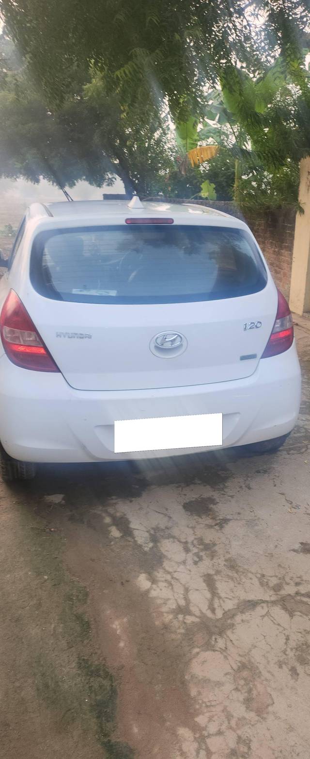 https://images10.gaadi.com/usedcar_image/4221977/original/processed_d4de3a94-0bb0-4a17-acaf-9514d0ff0e93.jpg?imwidth=6401