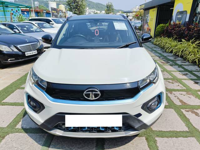 https://images10.gaadi.com/usedcar_image/4221999/original/processed_8f0825c84f87f1109f0c8309109d03d6.jpg?imwidth=6400