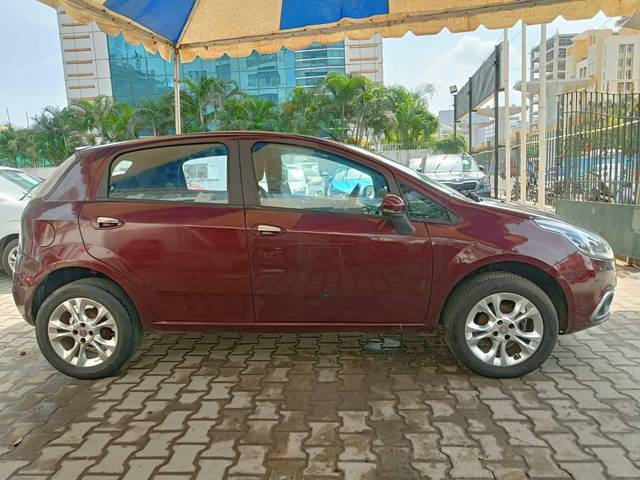 https://images10.gaadi.com/usedcar_image/4222016/original/processed_84e1f5461c3ac1345588926e049e3310.jpeg?imwidth=6401