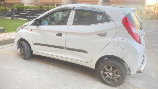 https://images10.gaadi.com/usedcar_image/4222081/original/1fe27e0e5f8d7016c0a5ba9854792138.jpeg?imwidth=6402