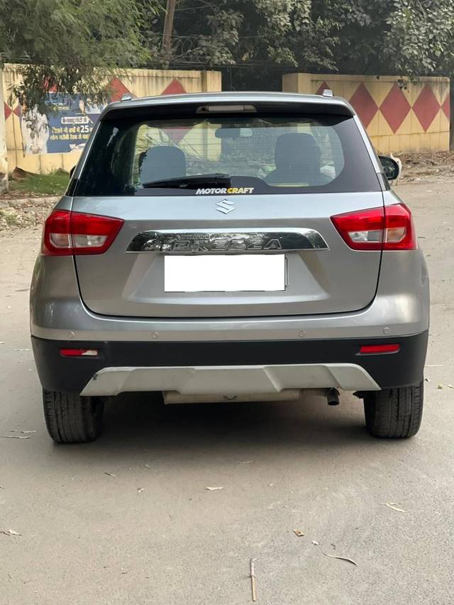 https://images10.gaadi.com/usedcar_image/4222100/original/processed_48f0803ff321ea16bf71bba5a91ae2a1.jpg?imwidth=6402