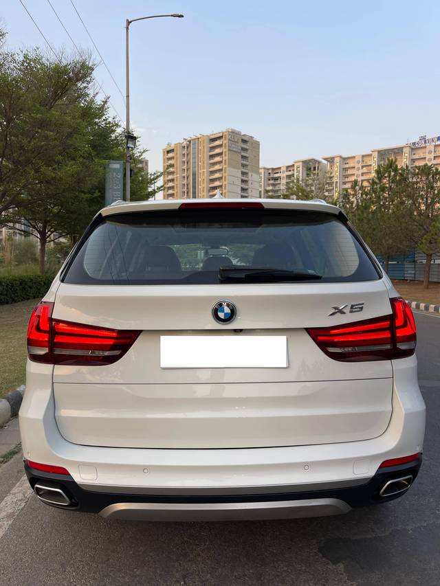 https://images10.gaadi.com/usedcar_image/4222164/original/processed_a9acff3d1884e8d53d793154c84e59e5.jpg?imwidth=6401