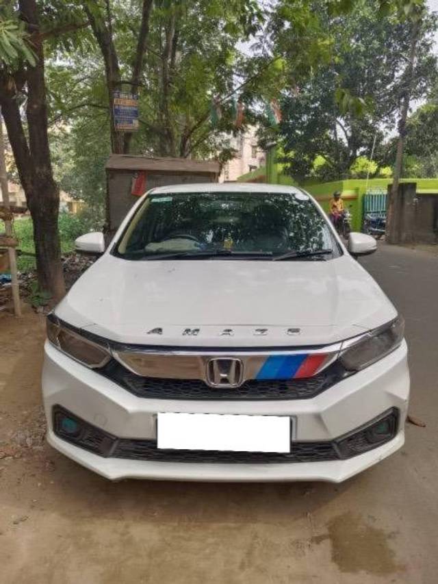 https://images10.gaadi.com/usedcar_image/4222186/original/processed_07138fe1-d0d1-4dd2-9405-dc98f73f7fd3.jpg?imwidth=6400