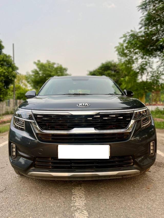 https://images10.gaadi.com/usedcar_image/4222291/original/processed_9639ffd480719951a2789878c0bd88f7.jpg?imwidth=6400