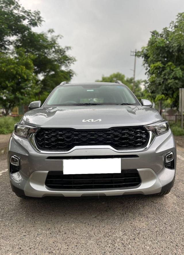 https://images10.gaadi.com/usedcar_image/4222393/original/processed_52b2ef869b5b94141ee563b0e250d968.jpg?imwidth=6400