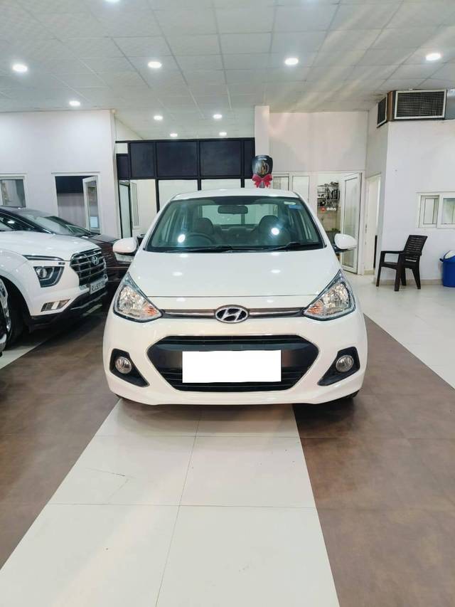 https://images10.gaadi.com/usedcar_image/4222406/original/processed_8945ac707a622948df9c00ea284986f4.jpg?imwidth=6400