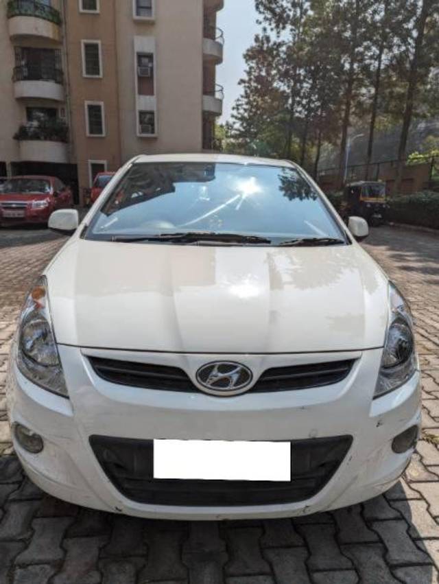 https://images10.gaadi.com/usedcar_image/4222507/original/processed_f45453ff-d25d-4fd7-99f7-60788653a7a4.jpg?imwidth=6400