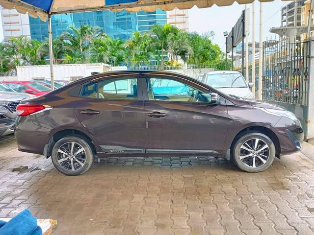 https://images10.gaadi.com/usedcar_image/4222514/original/processed_01ab016ae51b10730994dd31cd17b84f.jpeg?imwidth=6401